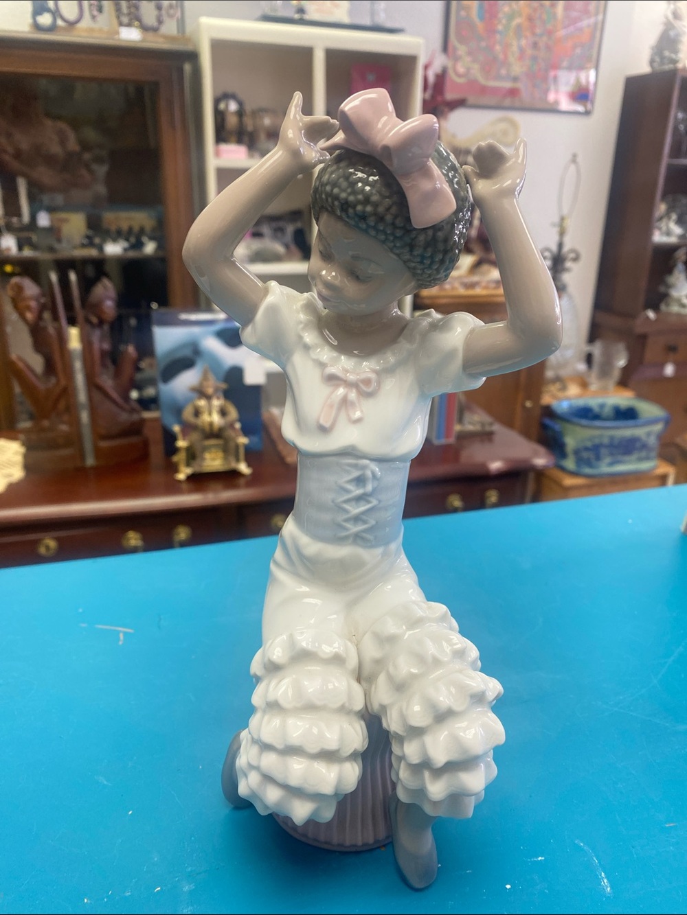 Lladro Rhumba Spain Figurine Girl with Pink Bow.